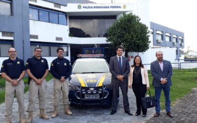 Deputada entrega viatura à PRF na Bahia