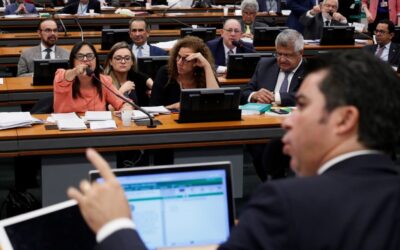 Oposição luta para barrar a votação da Lei da Mordaça