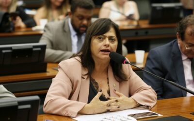 “Bolsonaro pratica a necropolítica e precisa ser parado”, diz Alice Portugal