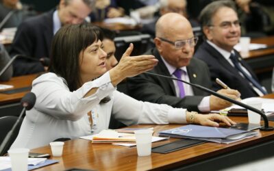 Alice Portugal apresenta projeto para barrar privatização do SUS