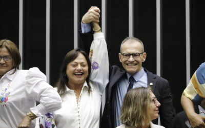 Congresso retoma discussão sobre a PEC das 30 horas e o reajuste do piso da enfermagem