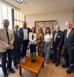 Encontro com representantes de farmácia e análises clínicas para discutir a Estruturação da Política Nacional de Diagnóstico Laboratorial (PNDL)